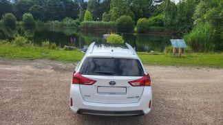 Lízing Kombi Toyota Auris 2013