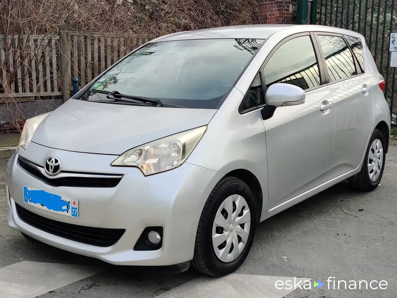 Finansowanie Hatchback Toyota Verso-S 2012