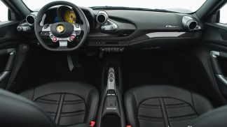 Leasing Convertible Ferrari F8 SPIDER 2021