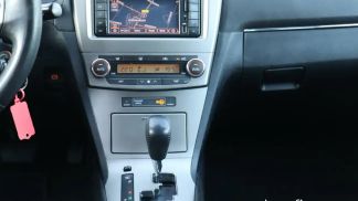 Lízing Sedan Toyota Avensis 2011
