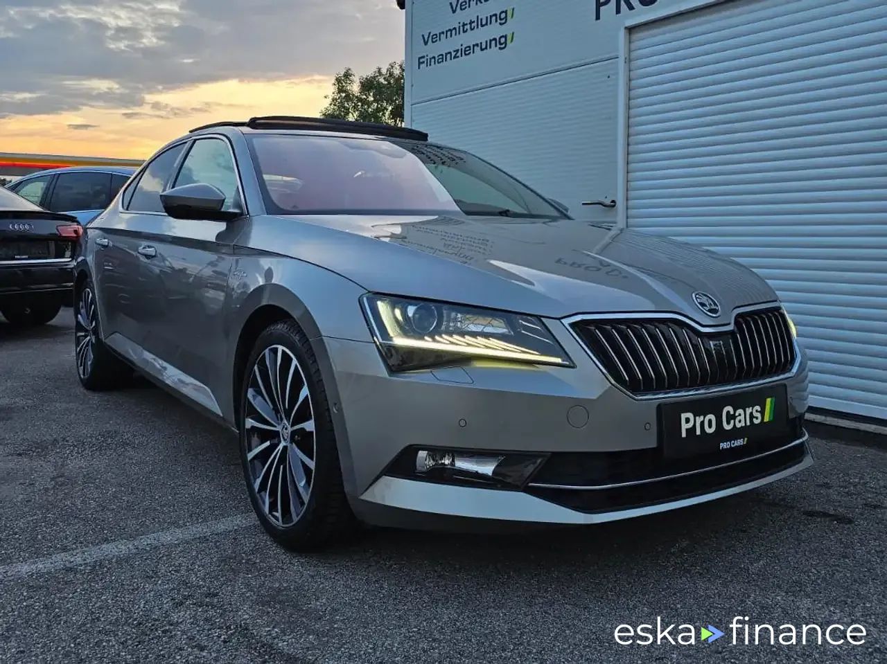 Sedan Skoda Superb 2016