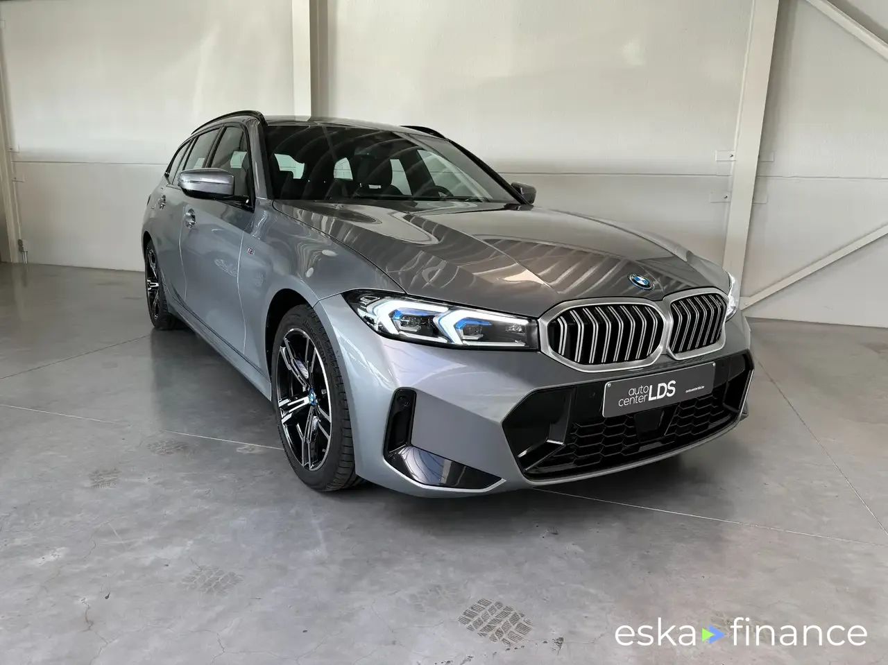 Leasing Wagon BMW 330 2024