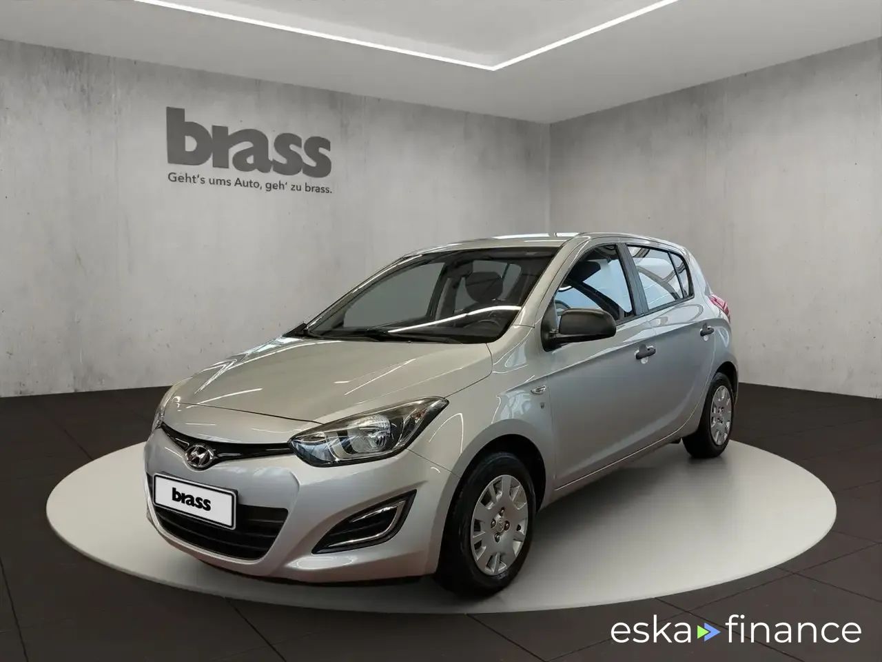 Lízing Sedan Hyundai i20 2015