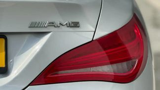 Lízing Sedan MERCEDES CLA 180 2016