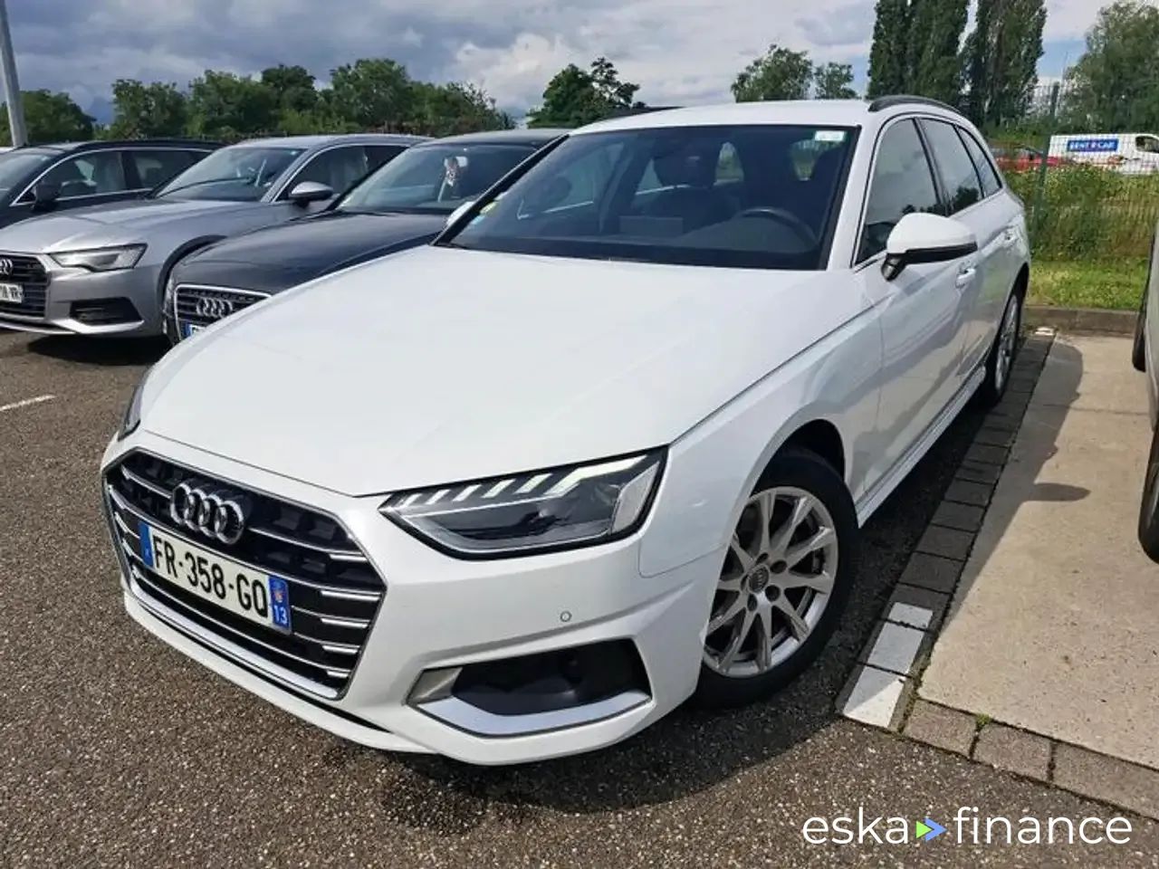 Wóz Audi A4 2020