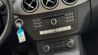 Lízing Hatchback MERCEDES B 180 2015