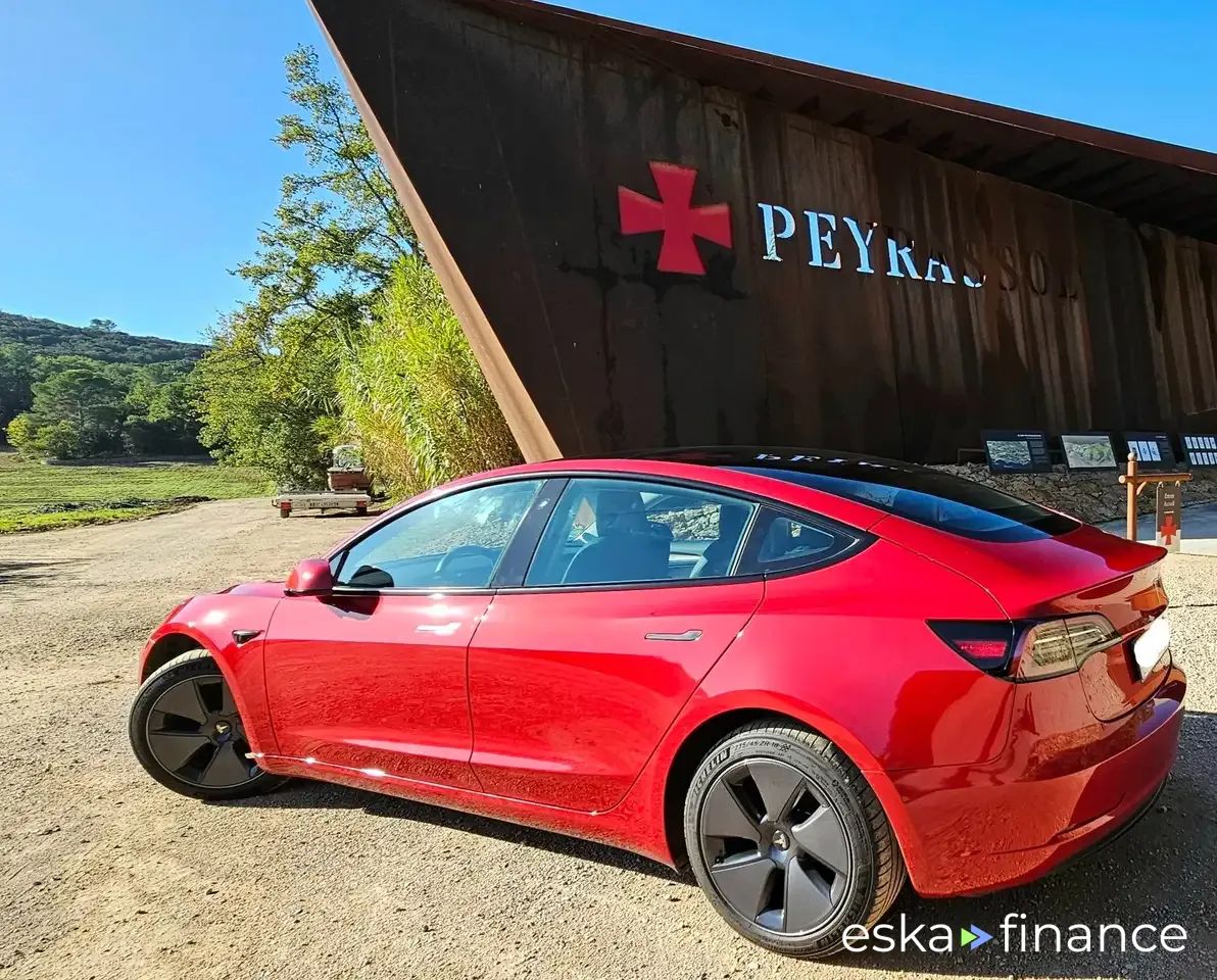 Lízing Sedan Tesla Model 3 2022