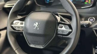 Lízing Sedan Peugeot E-2008 2023