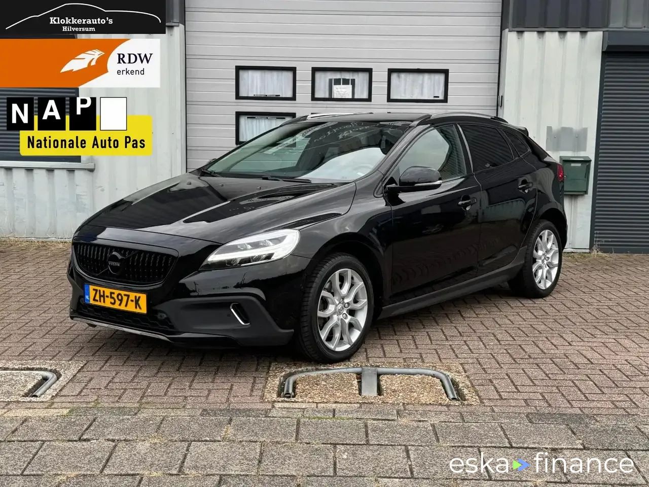 Leasing Hatchback Volvo V40 Cross Country 2019