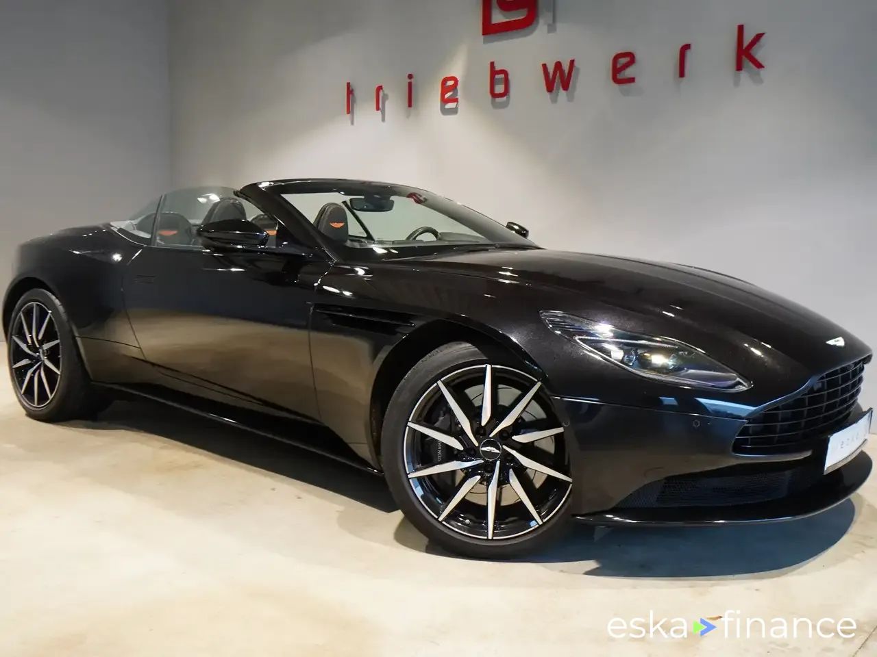 Leasing Convertible Aston Martin DB11 2019