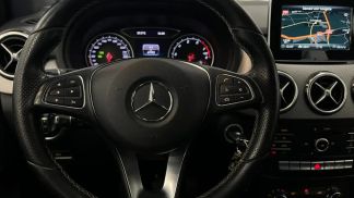 Financování Hatchback MERCEDES B 180 2016