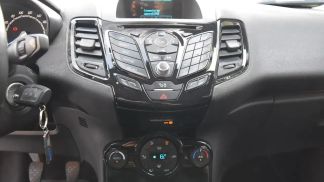 Leasing Sedan Ford Fiesta 2015