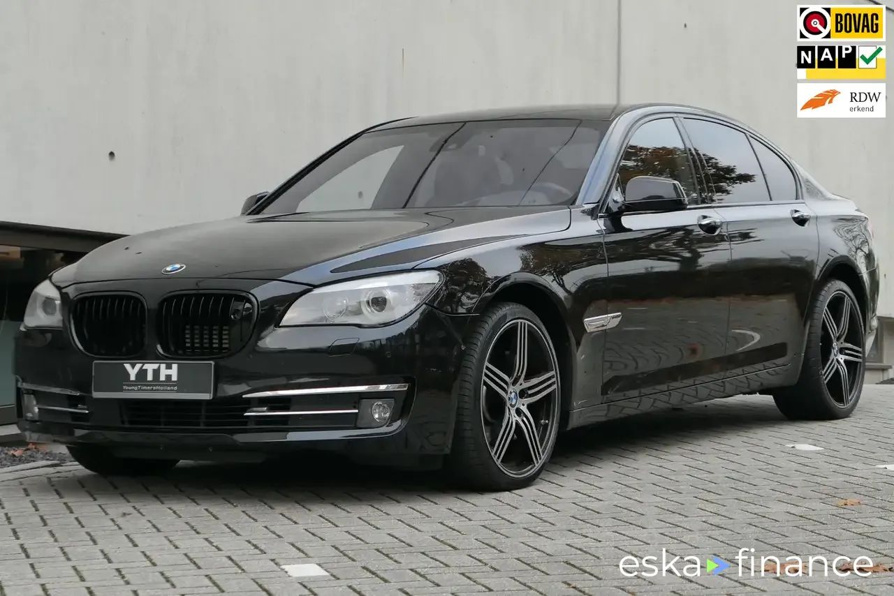 Leasing Sedan BMW 750 2012