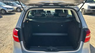 Lízing Hatchback MERCEDES B 180 2012