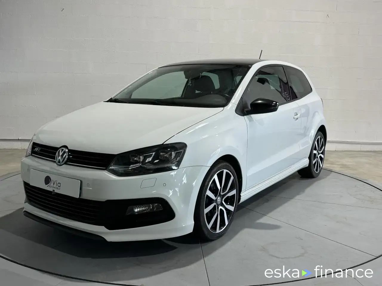 Coupe Volkswagen Polo 2016