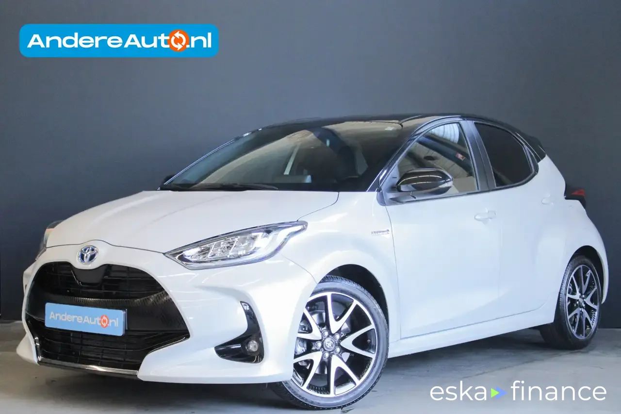 Lízing Hatchback Toyota Yaris 2021