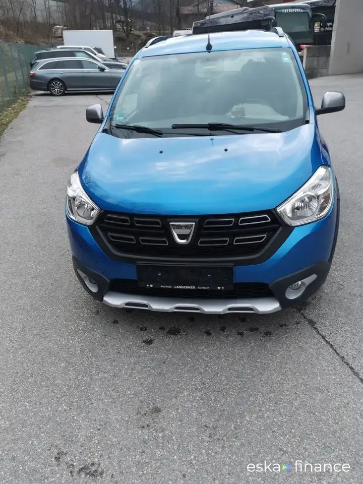 Lízing Hatchback Dacia Lodgy 2017