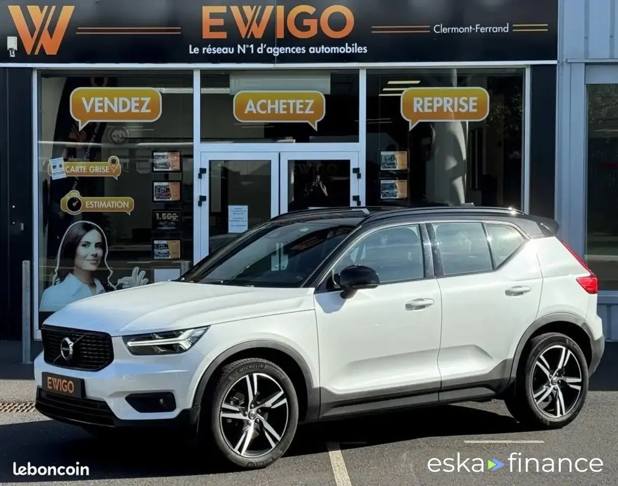 Finansowanie SUV Volvo XC40 2019