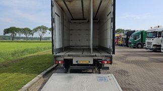Finansowanie Specjalna ciężarówka Mercedes-Benz ATEGO 824 2015