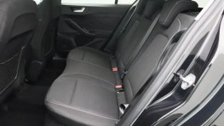 Lízing Sedan Ford Focus 2022