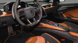 Leasing Coupe Lamborghini REVUELTO 2025