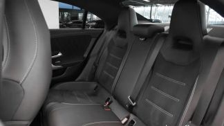 Lízing Sedan MERCEDES CLA 250 2021