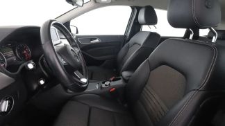 Lízing Hatchback MERCEDES B 180 2016