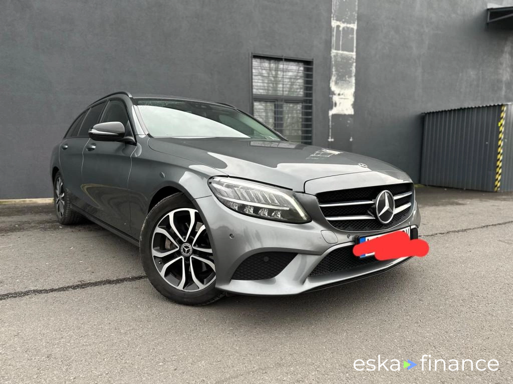 Finansowanie Wóz MERCEDES C TRIEDA 2019