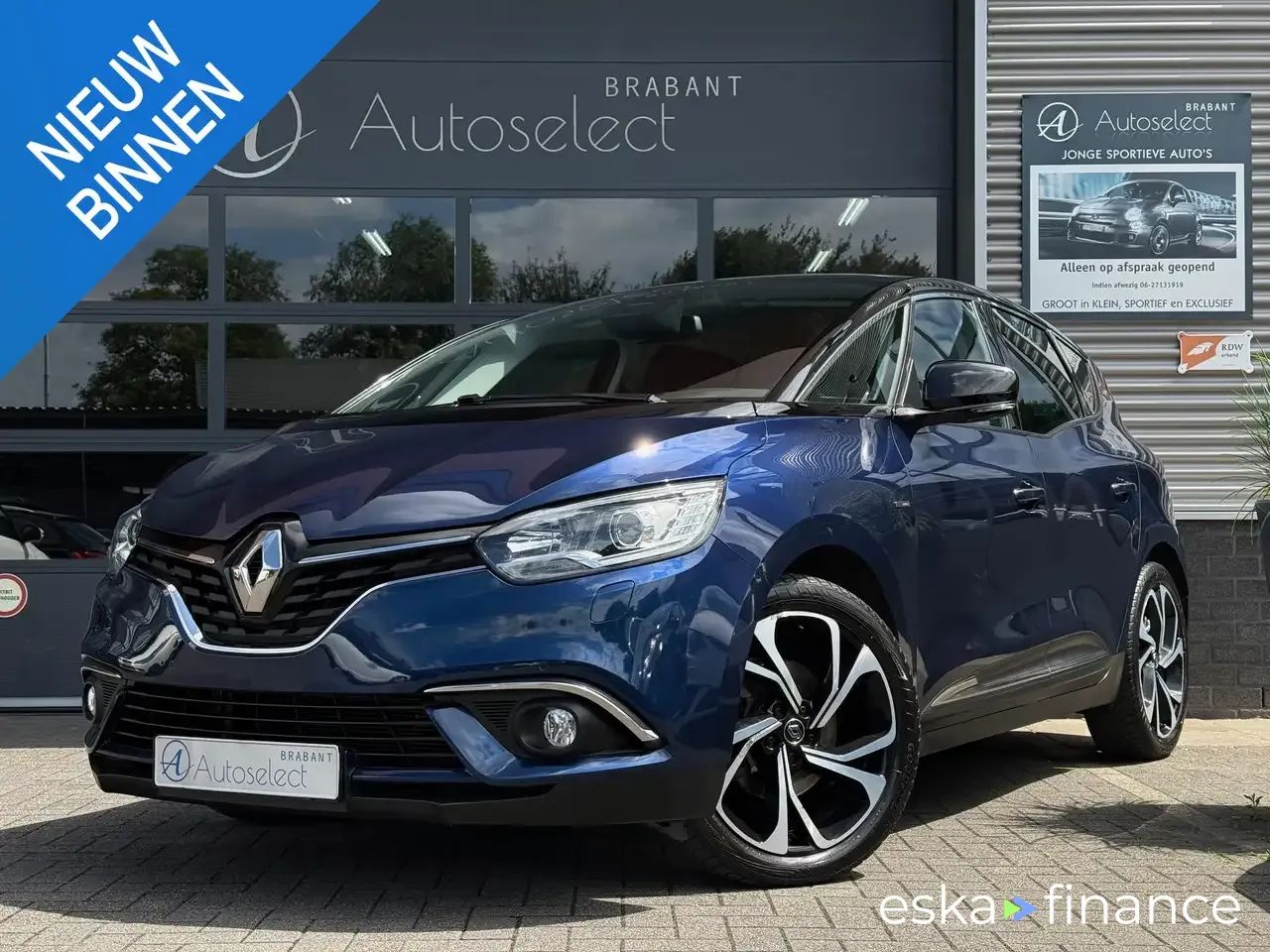 Lízing Hatchback Renault Scenic 2017