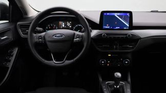 Lízing Sedan Ford Focus 2022