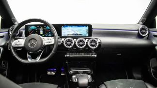 Lízing Sedan MERCEDES CLA 250 2021