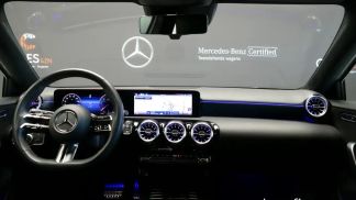 Lízing Hatchback MERCEDES A 180 2023