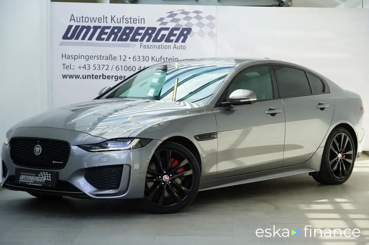 Financování Sedan Jaguar XE 2021