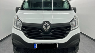 Zamknięte pudełko Renault Trafic 2018