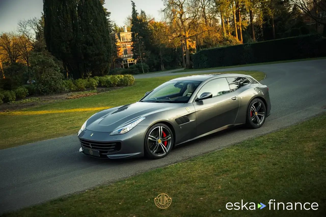 Leasing Coupe Ferrari GTC4 LUSSO 2017