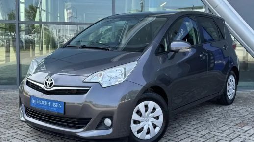 Toyota Verso-S 2012