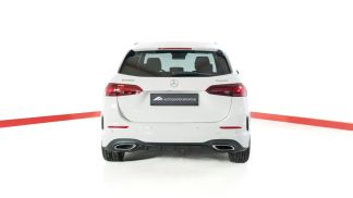 Lízing Hatchback MERCEDES B 220 2024