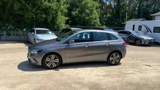 Lízing Hatchback MERCEDES B 180 2023