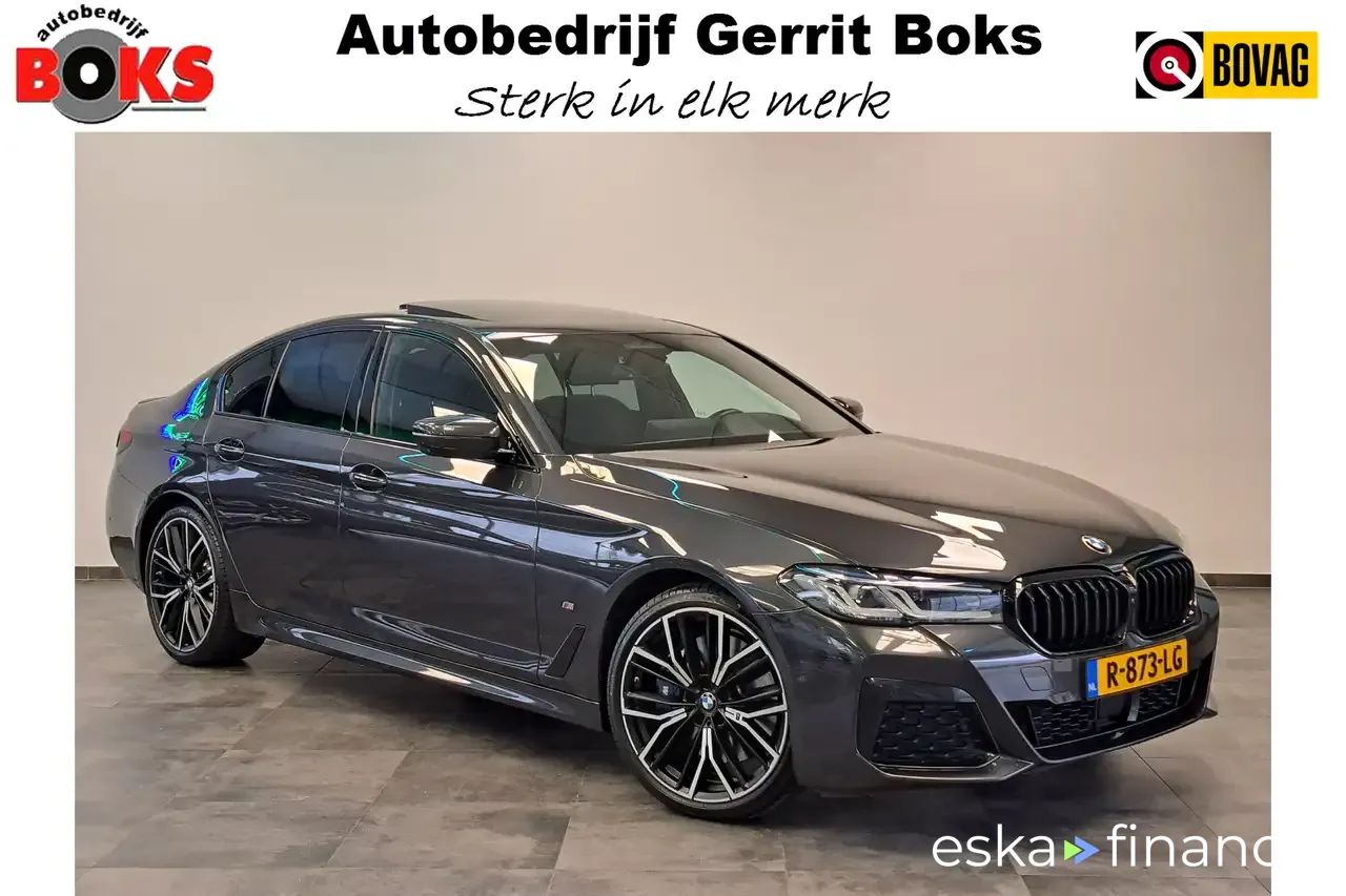 Lízing Sedan BMW 545 2021