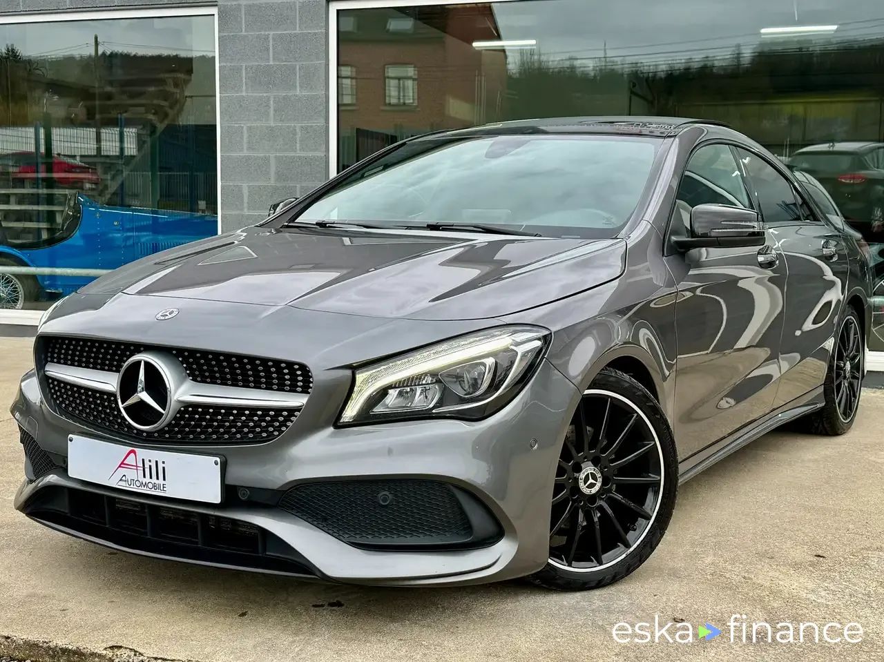 Lízing Sedan MERCEDES CLA 180 2017