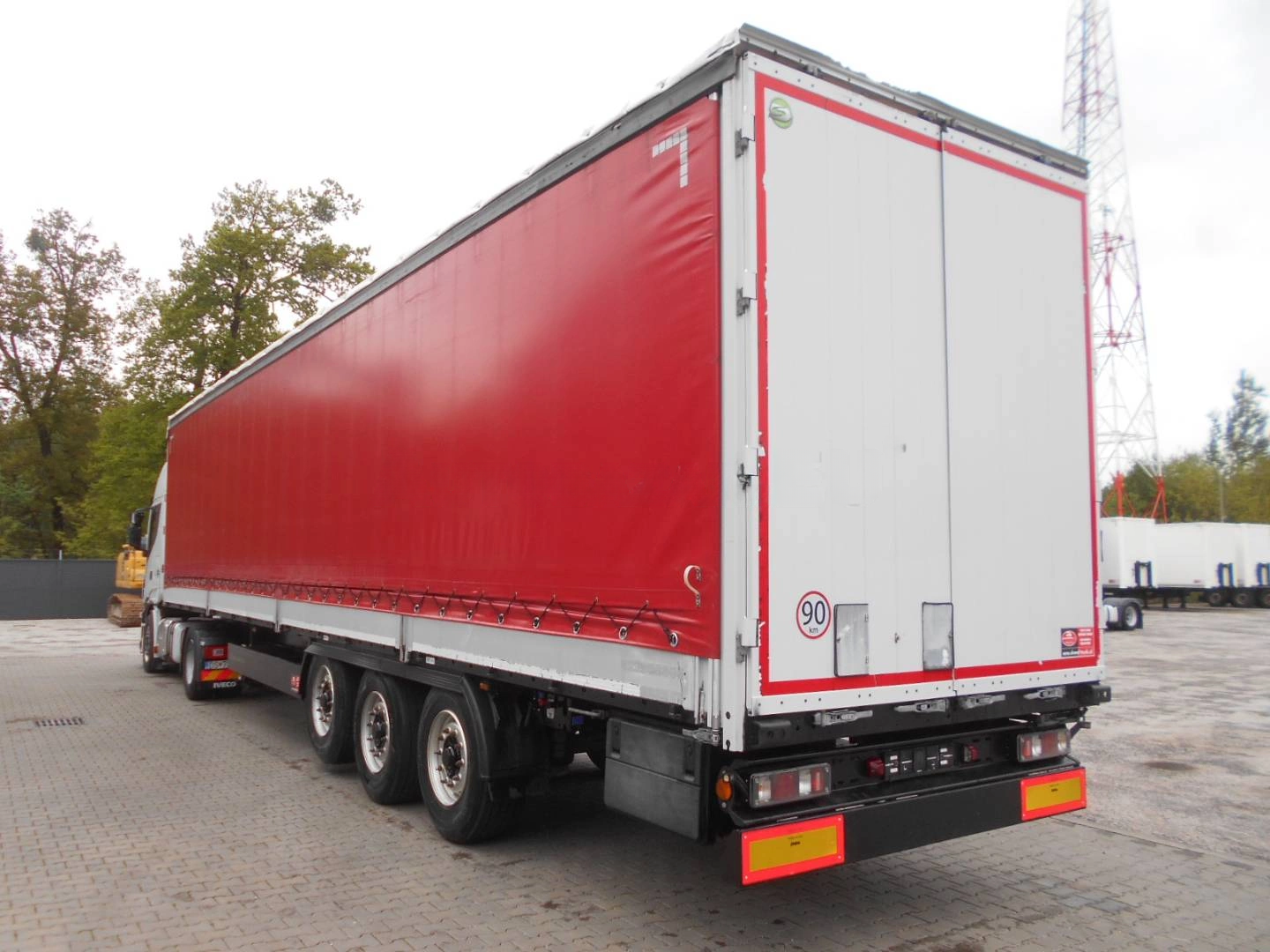 Leasing Semi-trailer CIMC SilverGreen TROJSTRANKA+ALU BOČNICE+VRATA 2014