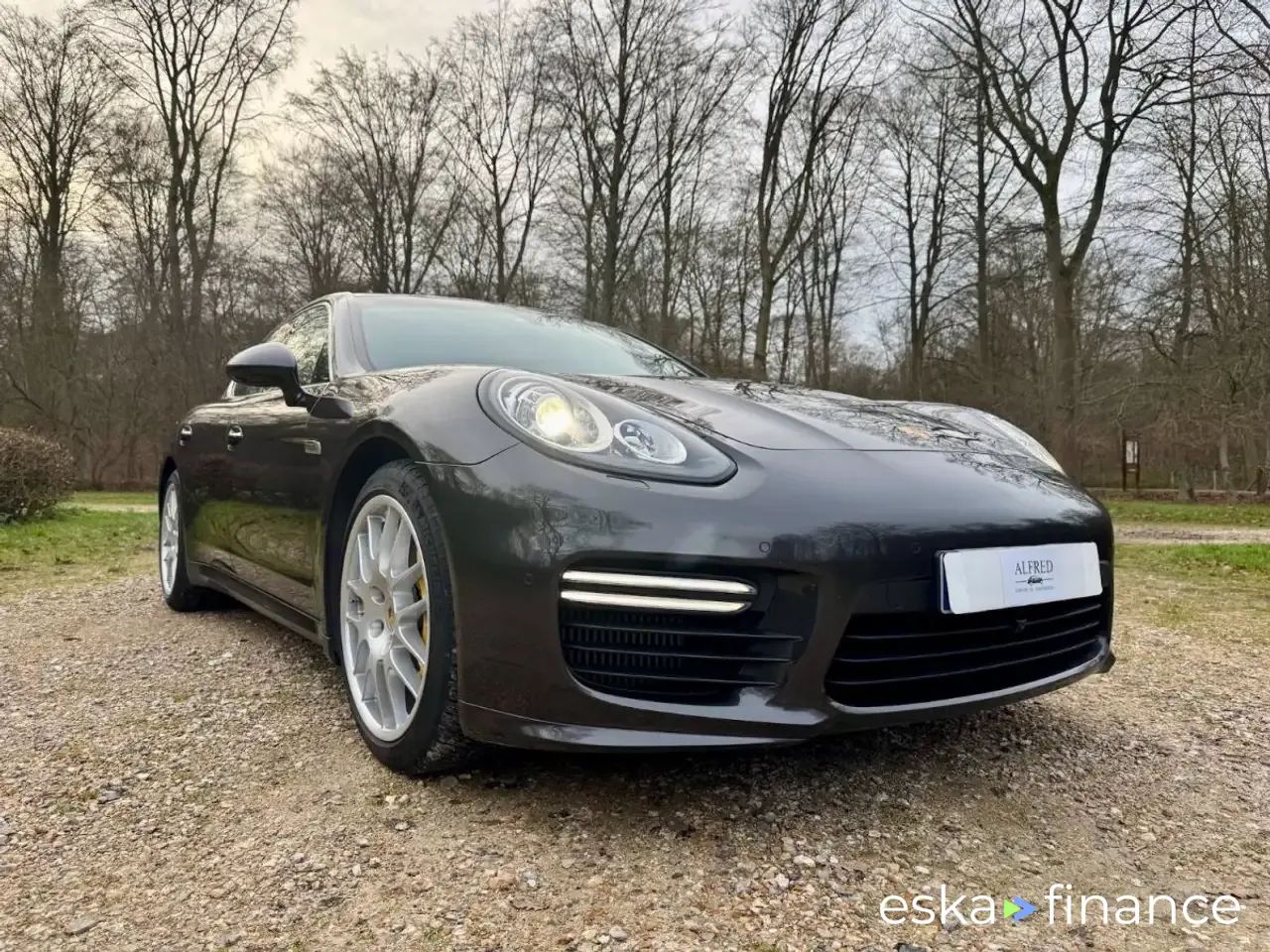 Lízing Sedan Porsche Panamera 2014