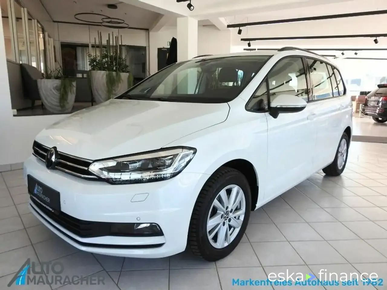 Leasing Hatchback Volkswagen Touran 2024