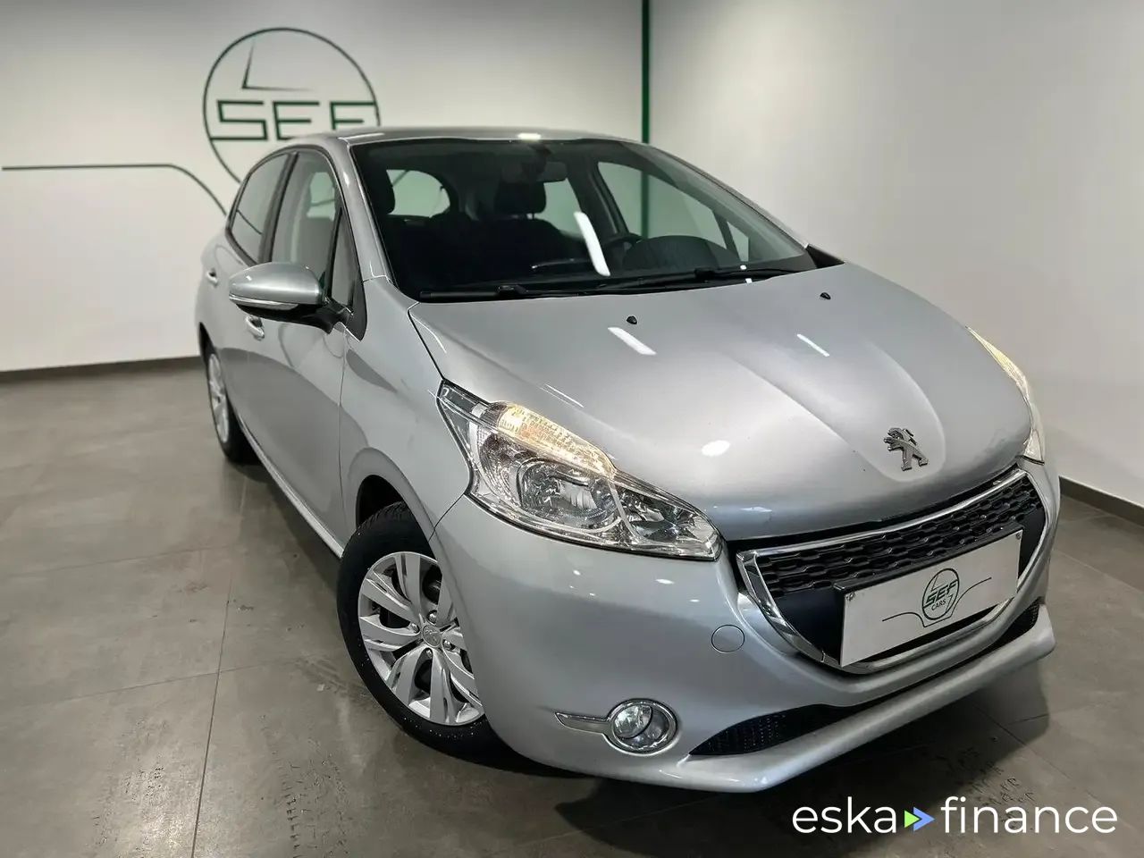 Lízing Sedan Peugeot 208 2015