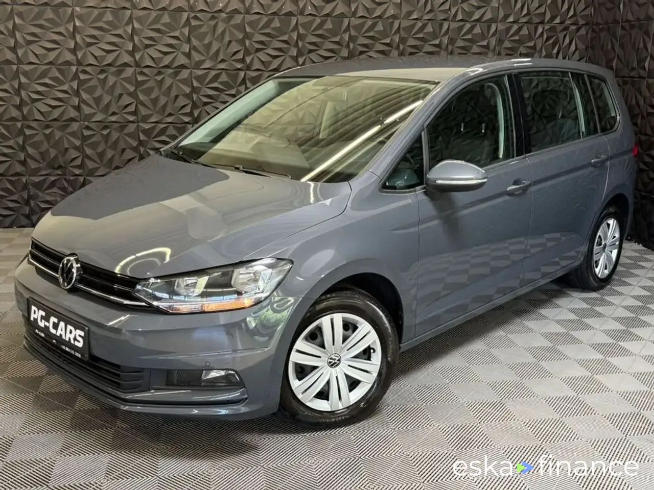Lízing Hatchback Volkswagen Touran 2021
