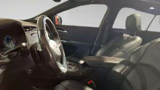 Leasing Sedan Cadillac XT4 2022