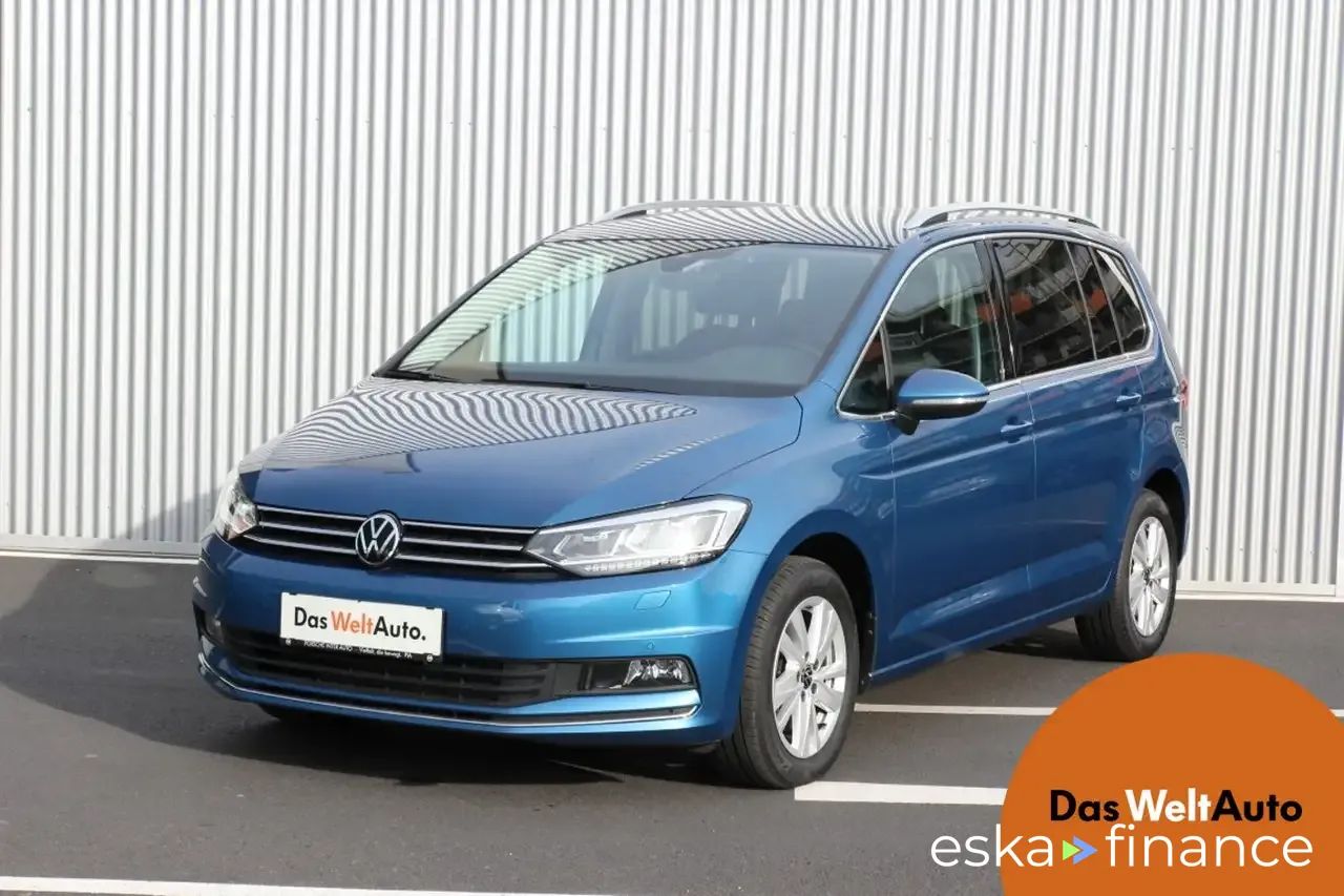 Lízing Hatchback Volkswagen Touran 2022