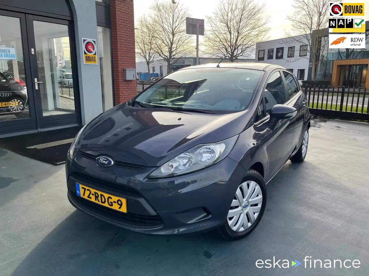 Leasing Hatchback Ford Fiesta 2011