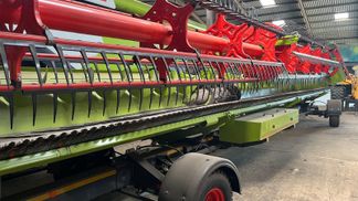 Leasing Combine grain harvester Claas Lexion 8800TT 2022