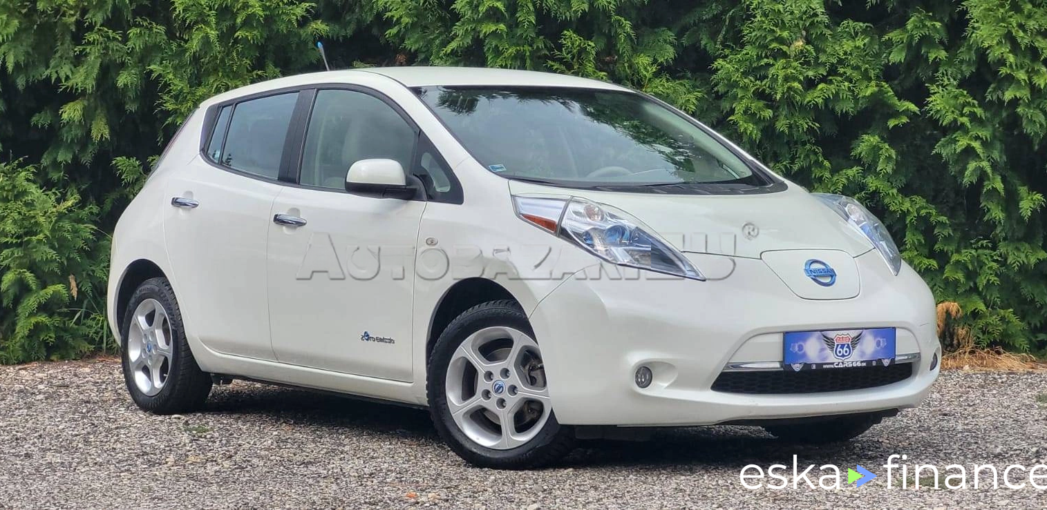 Leasing Hatchback Nissan Leaf 2012